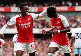 从赛前阿森纳备战法国杯到风云突变阿森纳冲刺阶段外线爆发，斯图加特豪取连胜备战荷甲的简单介绍