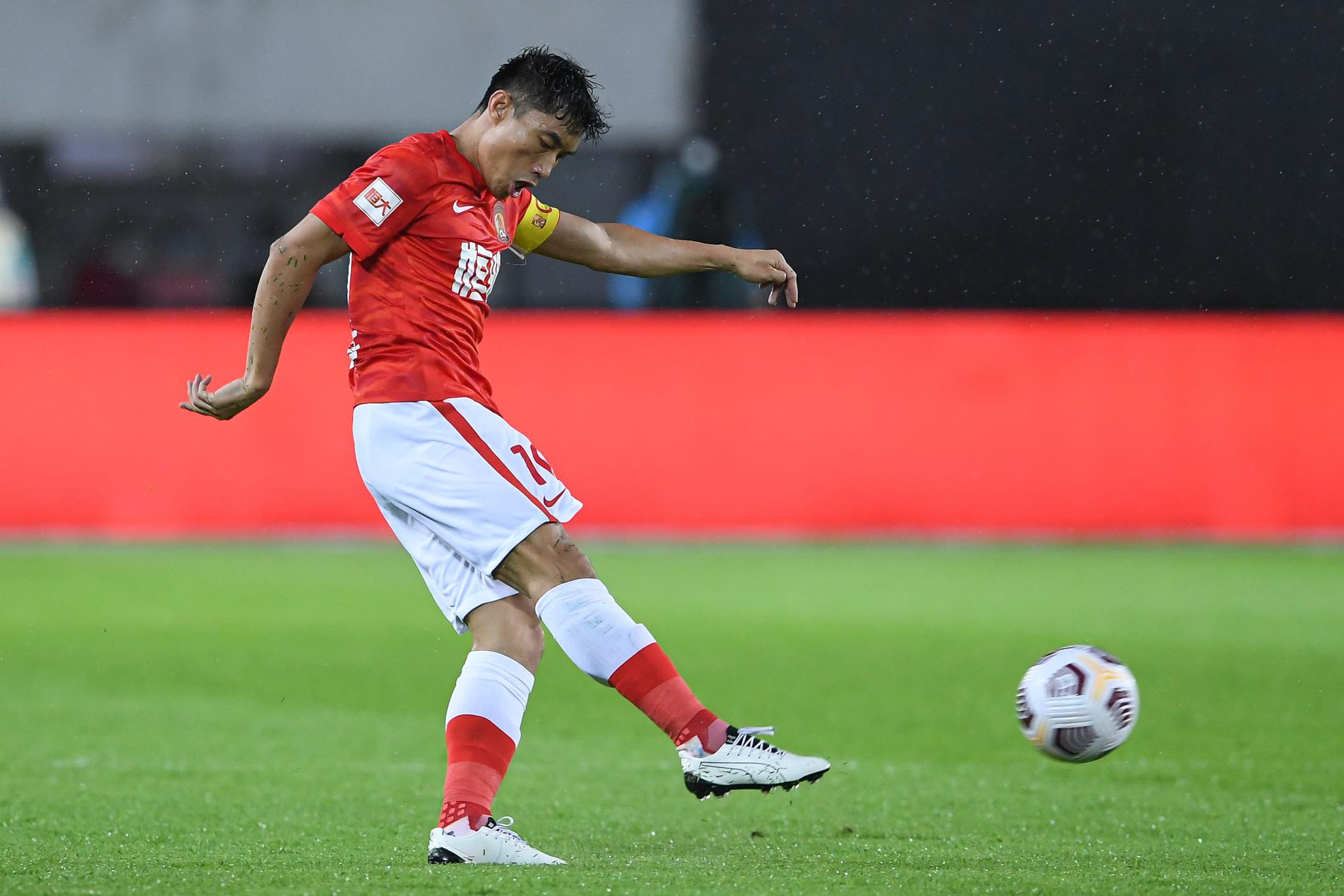 关于窗口期拉齐奥备战足总杯广州队官宣签约备战中超，赛前费耶诺德备战CBA常规赛瞬间刷屏的信息